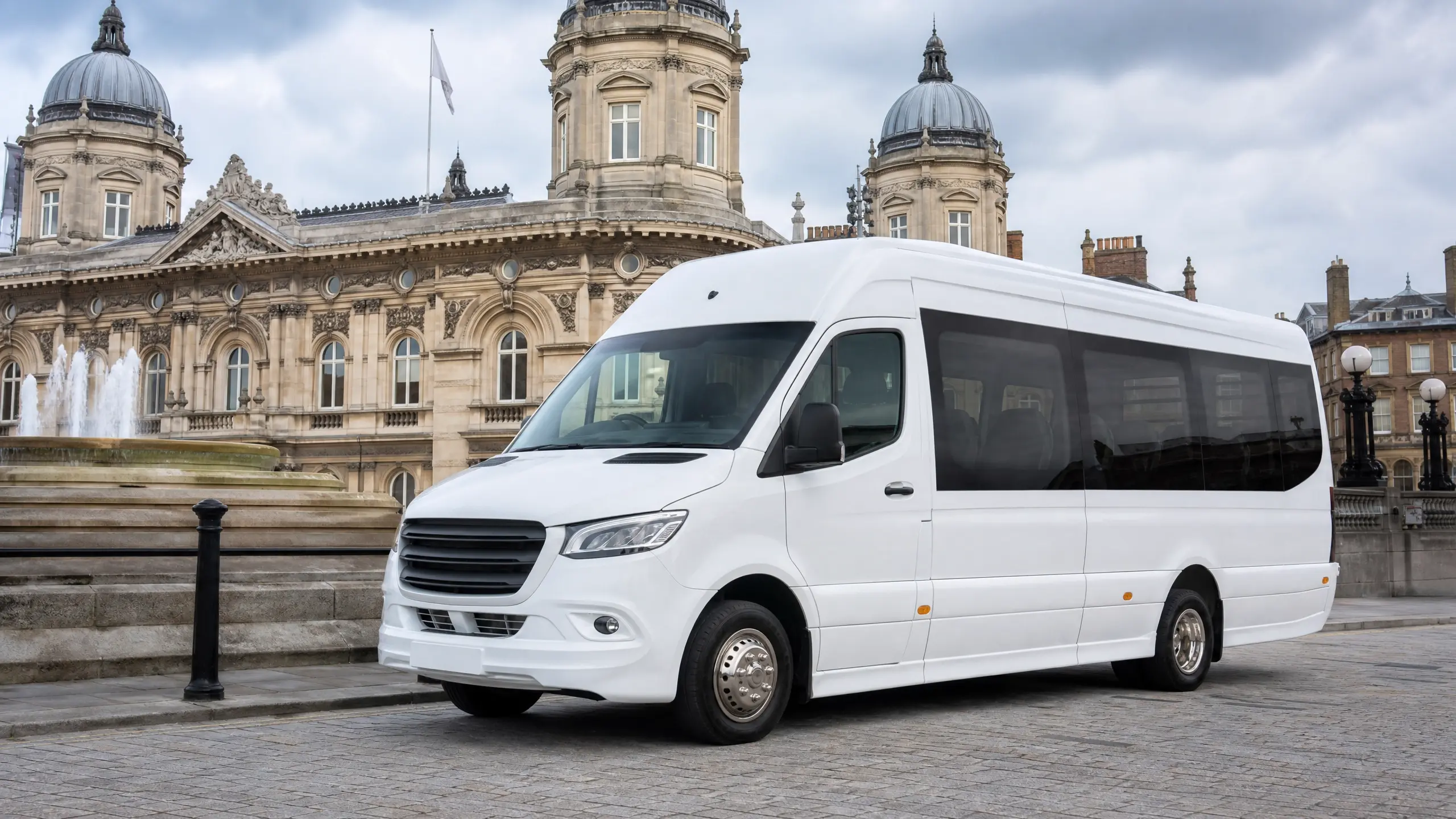Minibus hire Hull for group airport transfers events and school trips